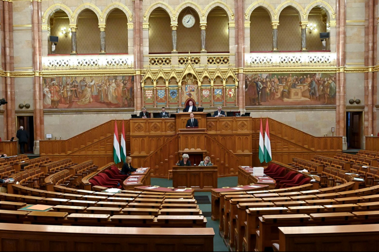 Magyarország: 5 ezer milliárd forint hiánnyal zárja 2021-et az állam