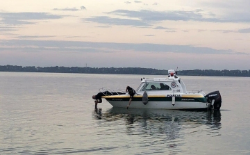   Felborult egy csónak, két 20 éves megfulladt 