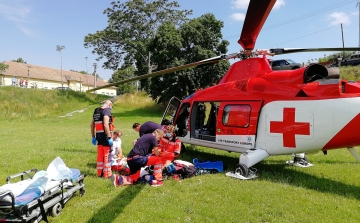 Mentőhelikopter szállította kórházba a fiatal kerékpárost