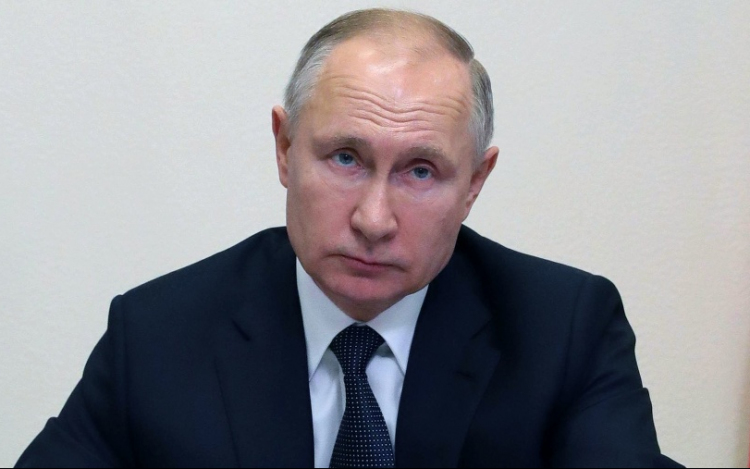 Putyin megfenyegette a tálibokat, közben Amerikának is beszólt