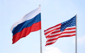 Újabb 24 orosz diplomatát utasított ki az USA