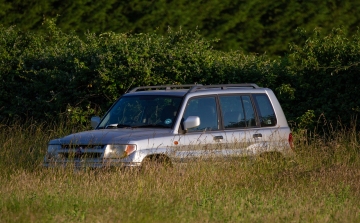 Horror: Két holttestre bukkant a rendőrség egy autóban
