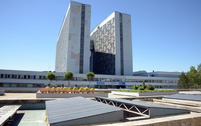 Koronavírus: Már a besztercebányai kórház is limitálja a tervezett műtétek számát