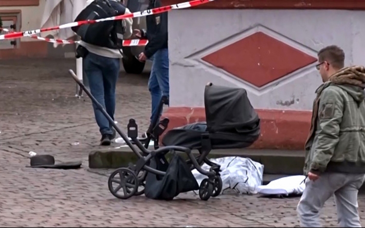 Trieri gázolás: egy csecsemő és édesapja is az áldozatok között 