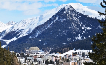 Svájcban drasztikus sebességgel terjed a koronavírus 