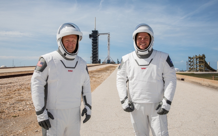 Történelmi pillanat: Sikeres volt a SpaceX Crew Dragon űrhajó kilövése 