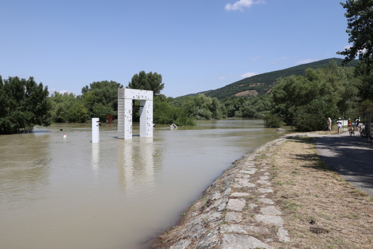 Pozsonyi árvízveszély: megismétlődik a 2013-as eset? 