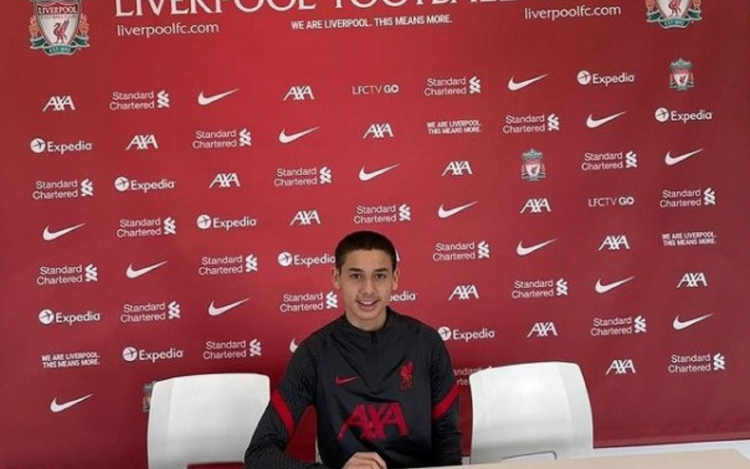Tizennégy éves magyar labdarúgót igazolt a Liverpool 
