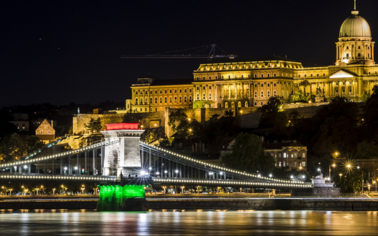 Magyarország: ezek az épületek kapnak ünnepi diszkivilágítást