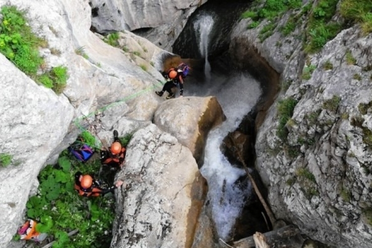  Harmadik áldozata is van az ausztriai sziklaomlásnak, egy 30 éves szlovák férfi vesztette életét