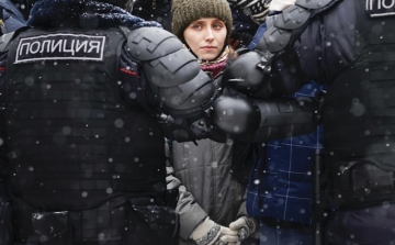 Ezreket tartóztattak le Oroszországban a tüntetések miatt