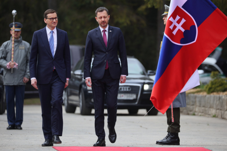 Heger és Morawiecki is éles kritikával illette a magyar kormányfőt
