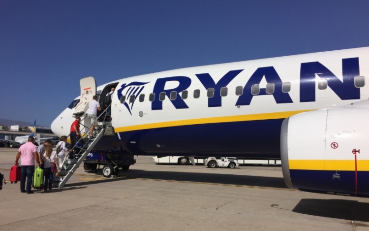 Hatalmas pofont kapott a Ryanair a koronavírustól