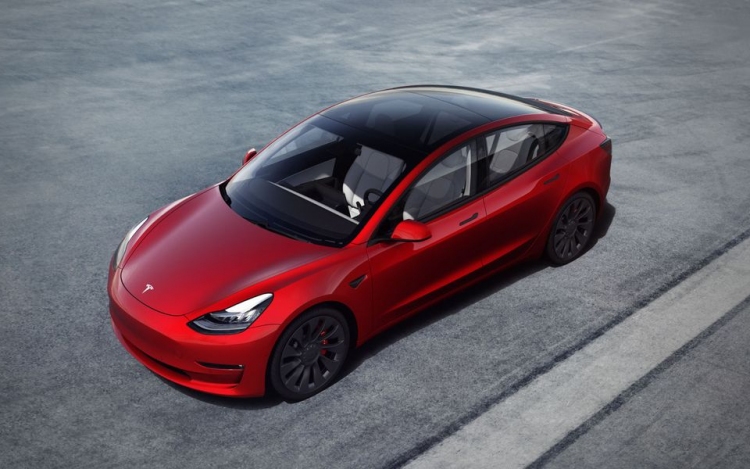 Megújult a Tesla Model S