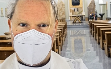 Ľubor atya templomi szolgálatát kórházi önkéntességre cserélte a lockdown alatt 