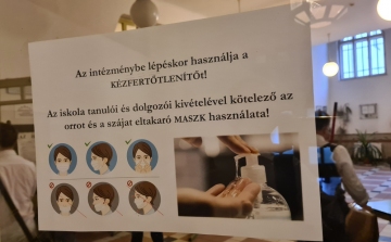 KÁOSZ: Magyarországon nincs egységes járványügyi protokoll az iskolákban