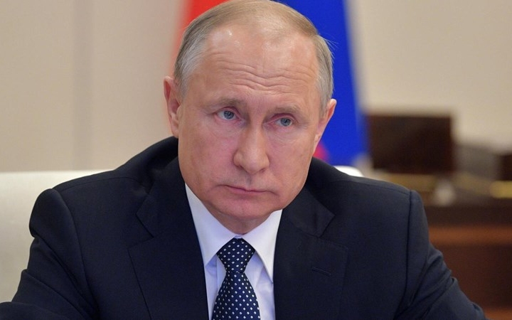 Putyinék szerint az oroszok már idén megszabadulhatnak az arcmaszktól 