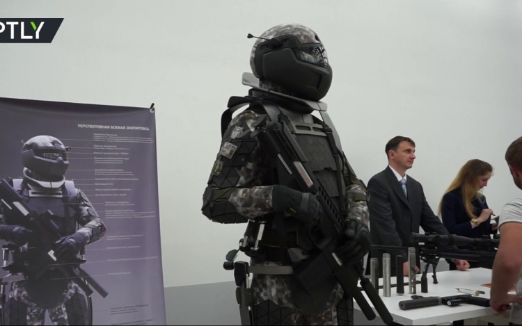 Sci-fi élőben: Oroszország bemutatta a jövő katonáját
