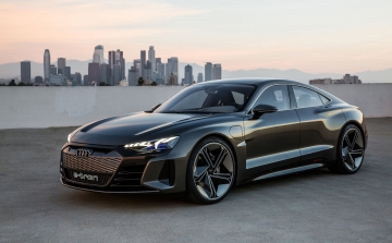 A Tesla komoly kihívót kapott: itt az AUDI e-tron GT
