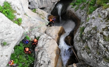  Harmadik áldozata is van az ausztriai sziklaomlásnak, egy 30 éves szlovák férfi vesztette életét