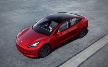 Megújult a Tesla Model S