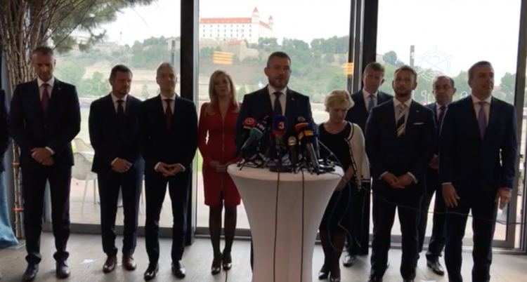 Pellegrini bemutatta leendő pártja új tagjait 