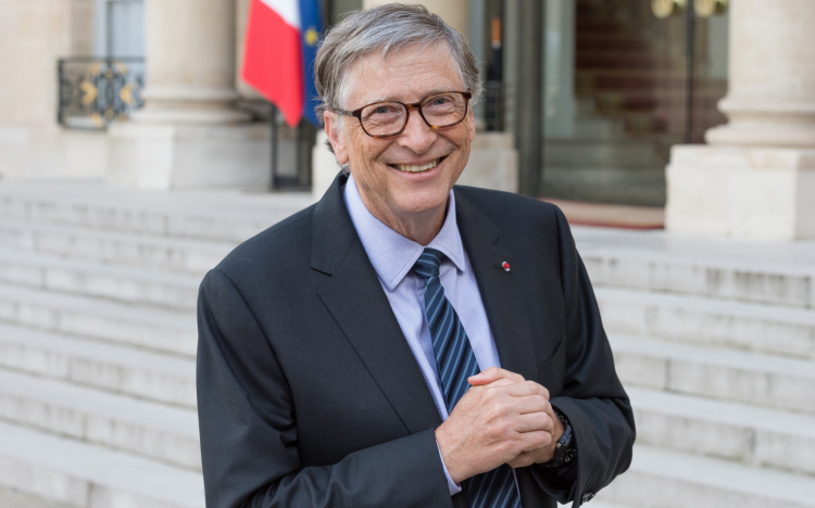 Bill Gates: Jövőre visszatérhetünk a koronavírus előtti életünkhöz