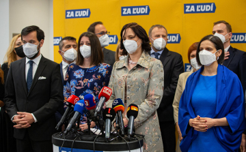 Három megyei elnökség is új elnökválasztást szorgalmaz a Za ľudí pártban 