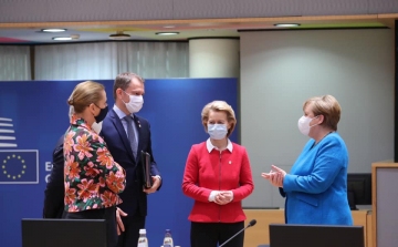 Folytatódik az EU-csúcs, Merkel szkeptikus 