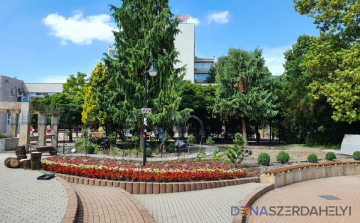Dunaszerdahely: megújul a Városi Művelődési Központ előtti park