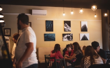 Fekete Nándor fotókiállítása a Buena Coffee House-ban