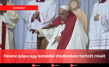 Ferenc pápa egy kanadai stadionban tartott misét