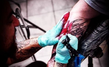 Mészáros Szabolcs: Virágkorát éli a tetoválás 