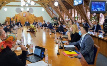 Dunaszerdahely: Soron kívüli ülést tart a képviselőtestület