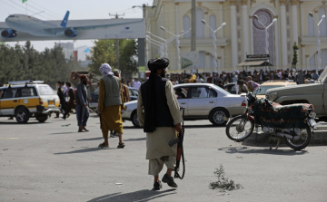 Huszonhat magyar rekedt Kabulban 
