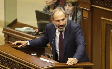 Kétszer is összeverekedtek egy ülés alatt az örmény parlamentben (VIDEÓ)