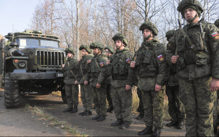 Oroszország beküldi hadseregét Kelet-Ukrajnába