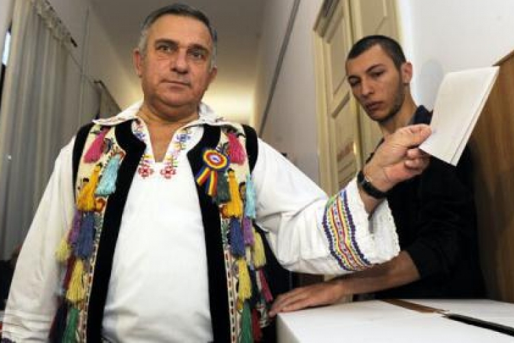 Mégsem kell fizetnie a román politikusnak, aki a lovak nyelvének nevezte a magyart
