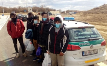 Illegális bevándorlókat fogtak el Szenc mellett