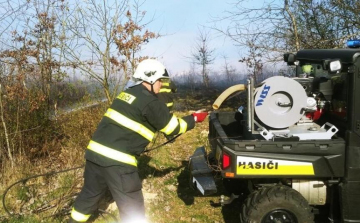 Több mint negyven tűzoltót vetettek be egy  Zsolna melletti tűzesetnél